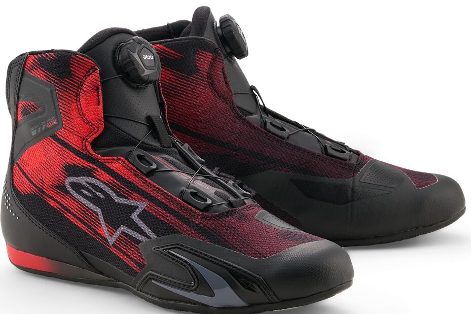 Shoe celer vented black/red 9