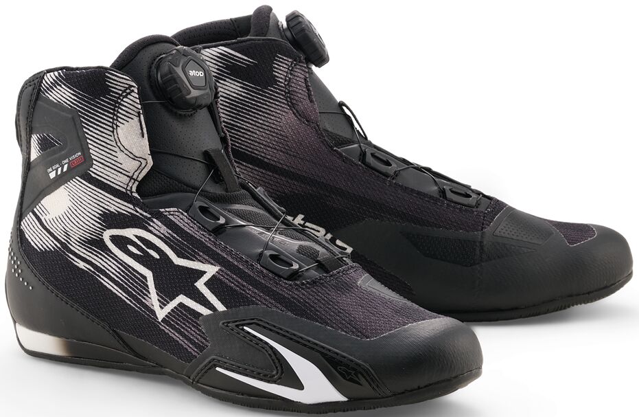 Shoe celer vented black/white